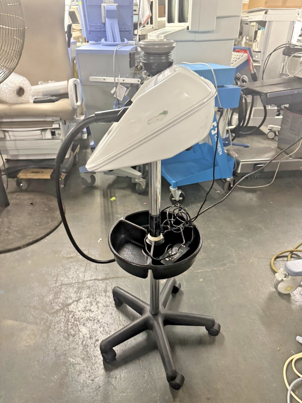 G5 Vibramatic Therapy Massager With Cart And All Massage Wands