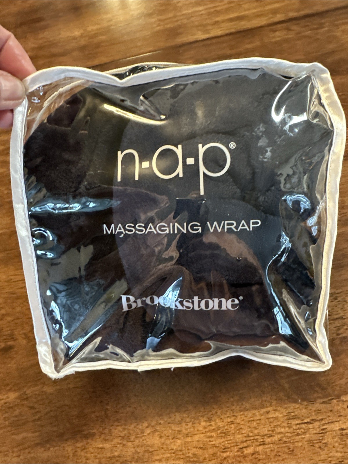 Brookstone n.a.p. MASSAGING WRAP NAVY BLUE Plush Neck & Shoulders Used Once