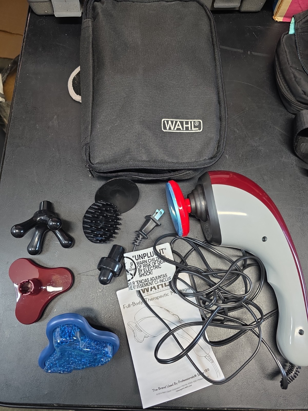 WAHL Heat Therapy Heated Handheld Massager w/ Attachments & Case Model 4295