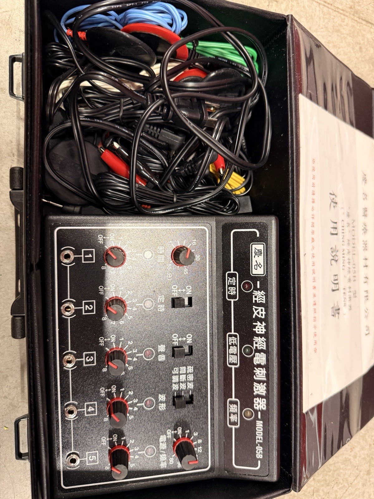 CHING MING Model 05B TENS Unit Electronic Therapy Device w/ Hard Case