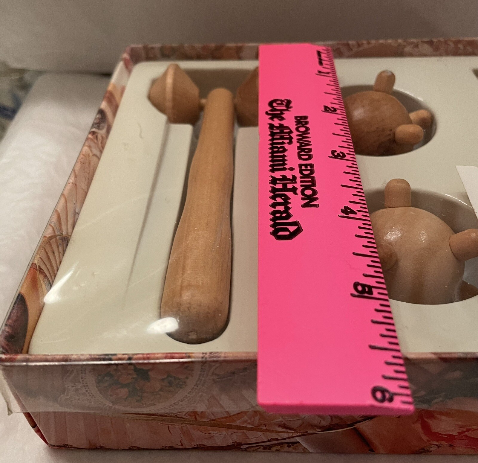 Paul Milan SPA CLASSIC 4 PCE MASSAGE GIFT SET FOOT ROLLER, 2 MASSAGE BALLS NEW