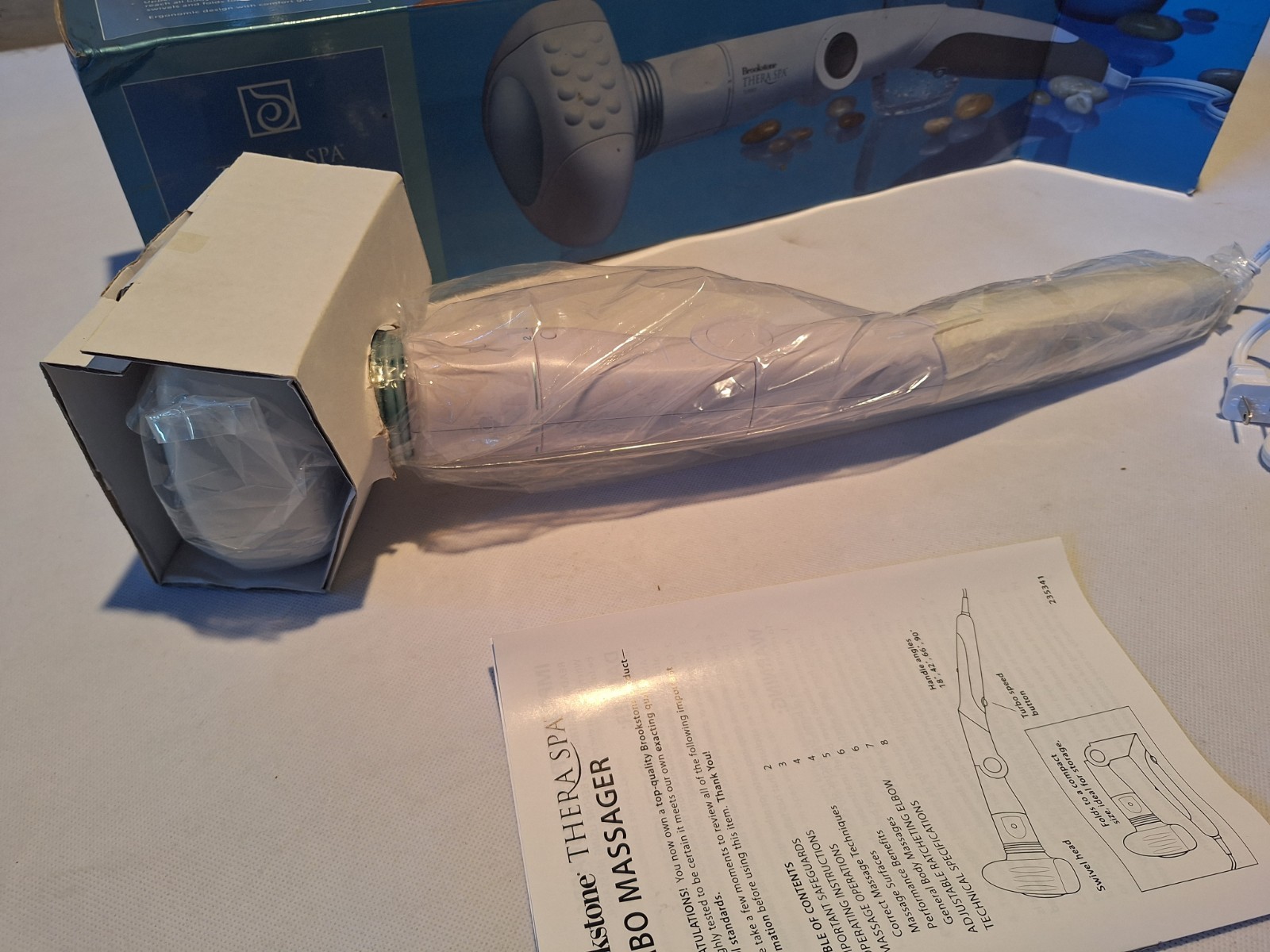 Brookstone Thera Spa Turbo Massage Wand Vibrating Rotating Corded White/Gray