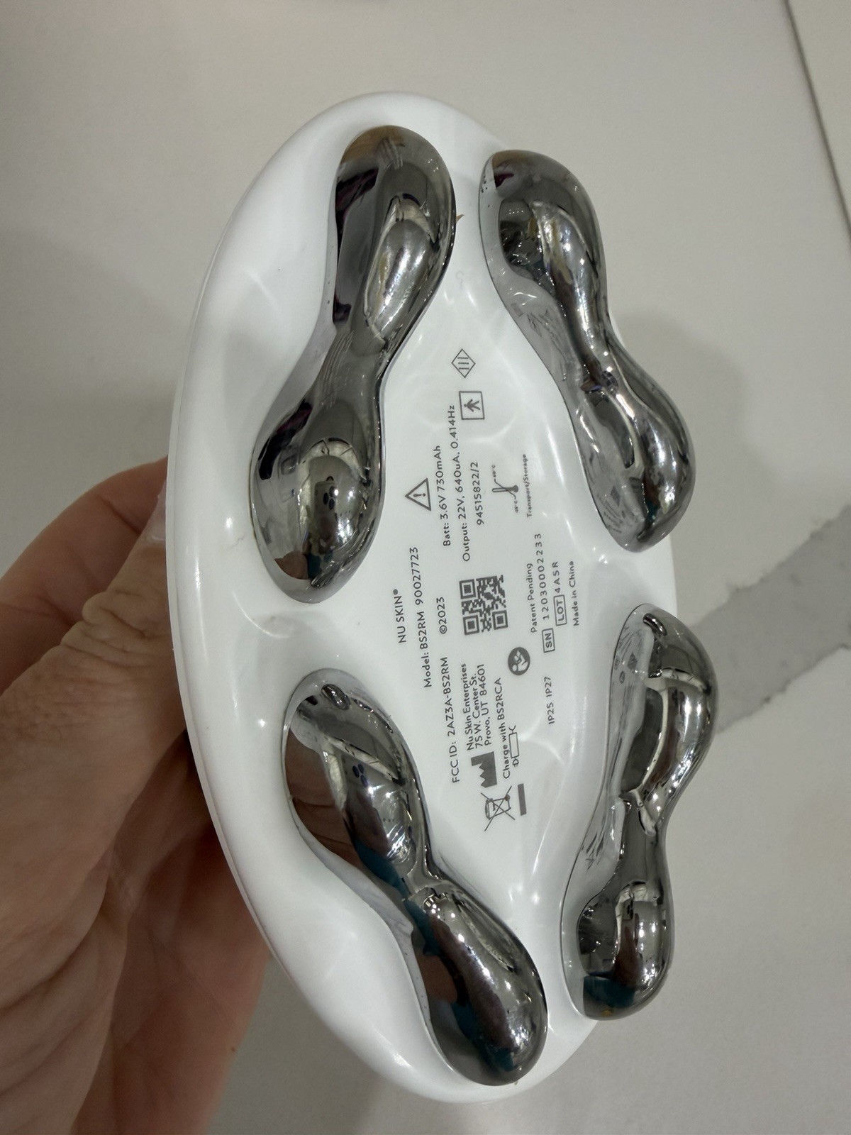 Nu Skin RenuSpa iO Handheld Body Massager Wireless Rechargeable White + Gel