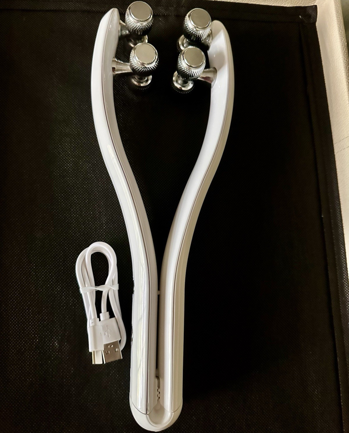 Microcurrent EMS, V-Shape Face Sculpting Tool for Jawline, USB rechargeable