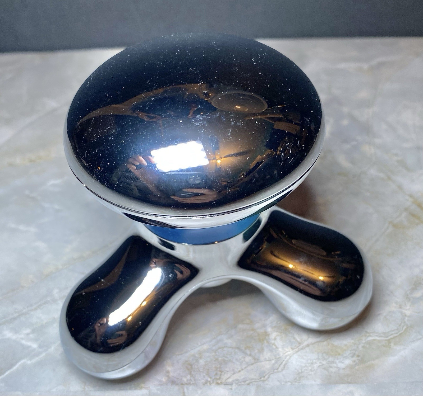 Brookstone Lab Chrome 3-Point Handheld Mini Massager – Blue Trim