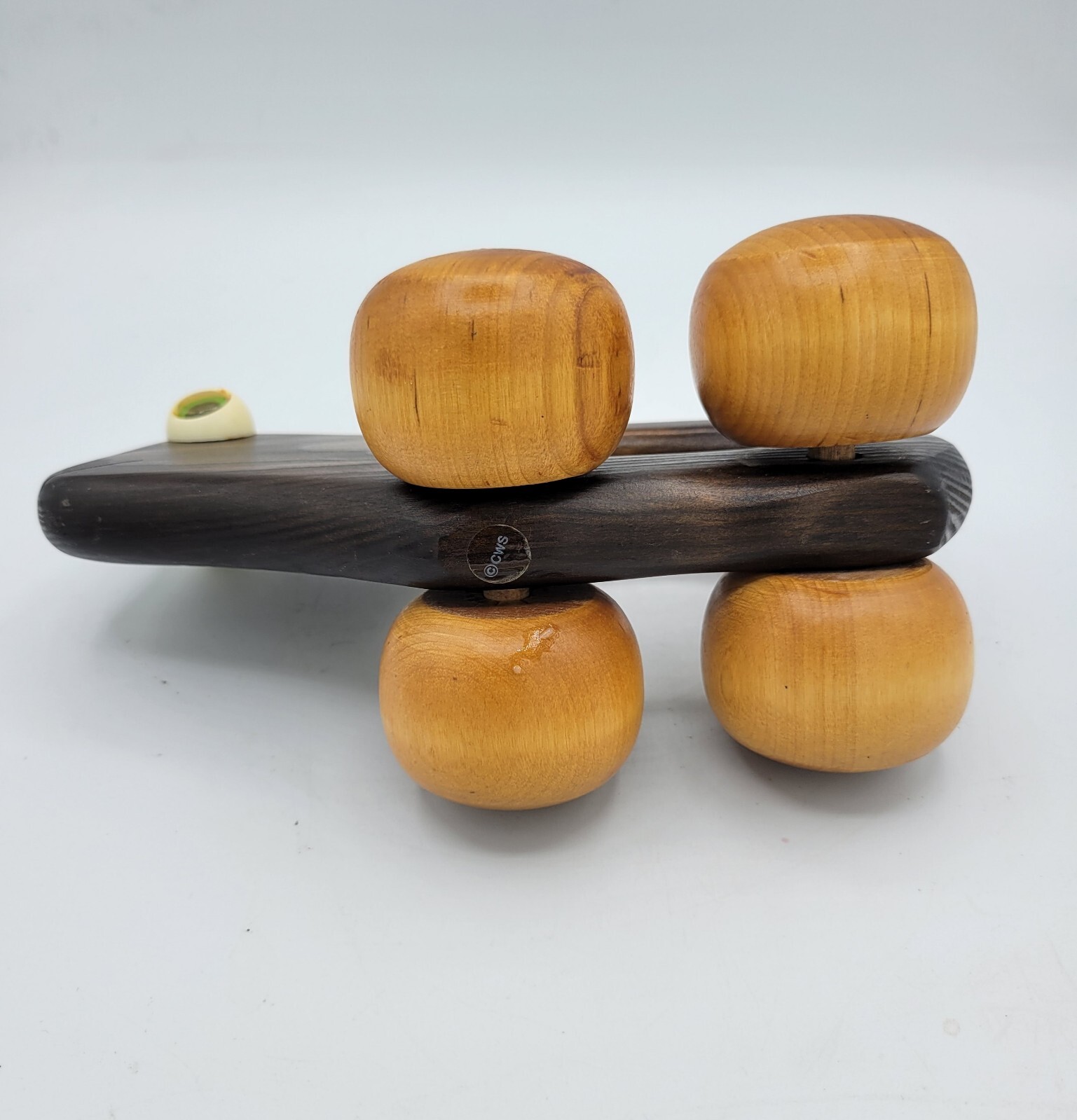 Vintage brown Wooden Frog Hand Massage Roller Ball Wheels 6″ x 9″ green eyes