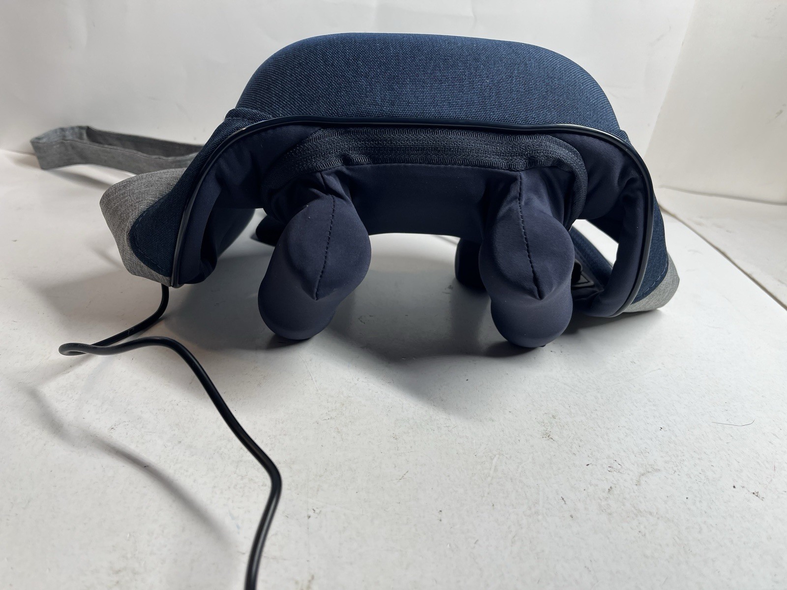 Miko Wave Smart Shoulder Cordless Massager With App Control, MMS-01GB