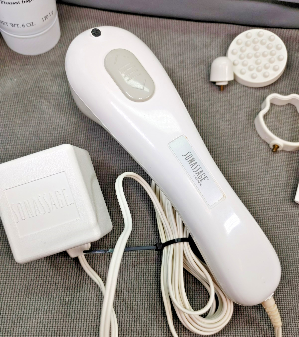 Conair Sonassage Pain Reliever Therapeutic Massager w/4 Attachments & More VTG