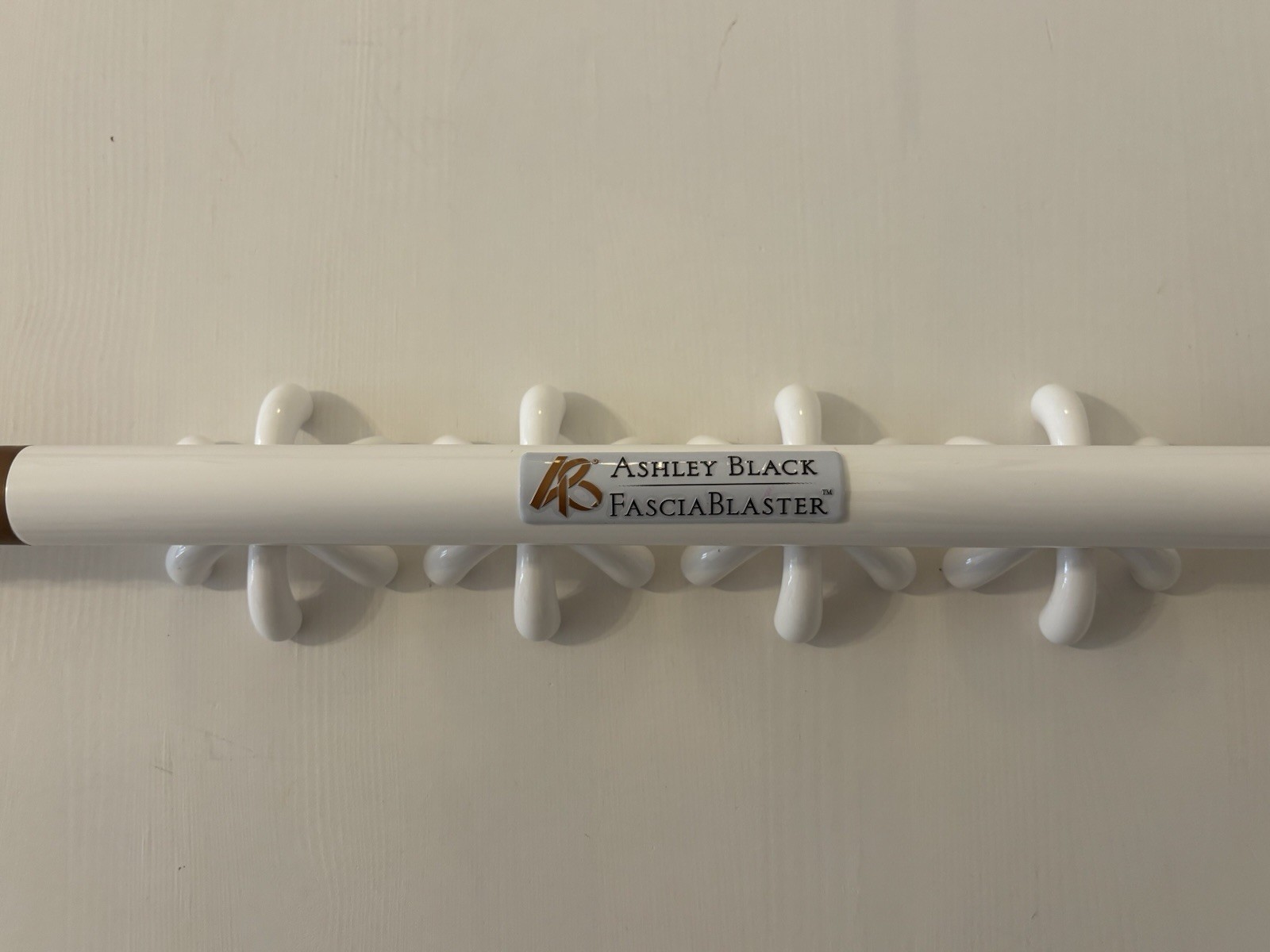 Ashley Black Guru Fascial Blaster 4 Claw Deep Massager Cellulite Reducing Device