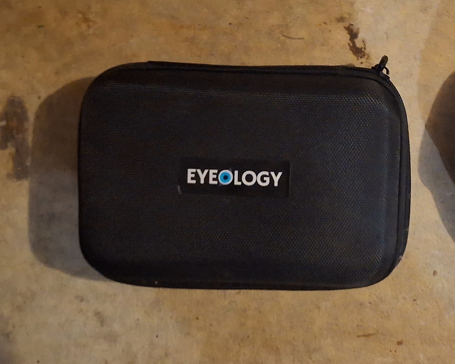 Eyeology Intelligent Eye Massager , Model KE8HB . Great Condition