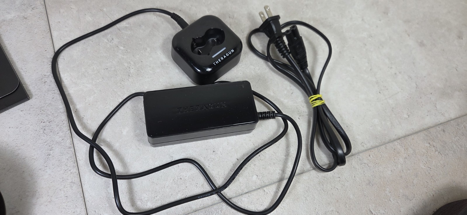 Theragun G3Pro Percussive Massaging Therapy Device w/2 Batteries , Case, Charger