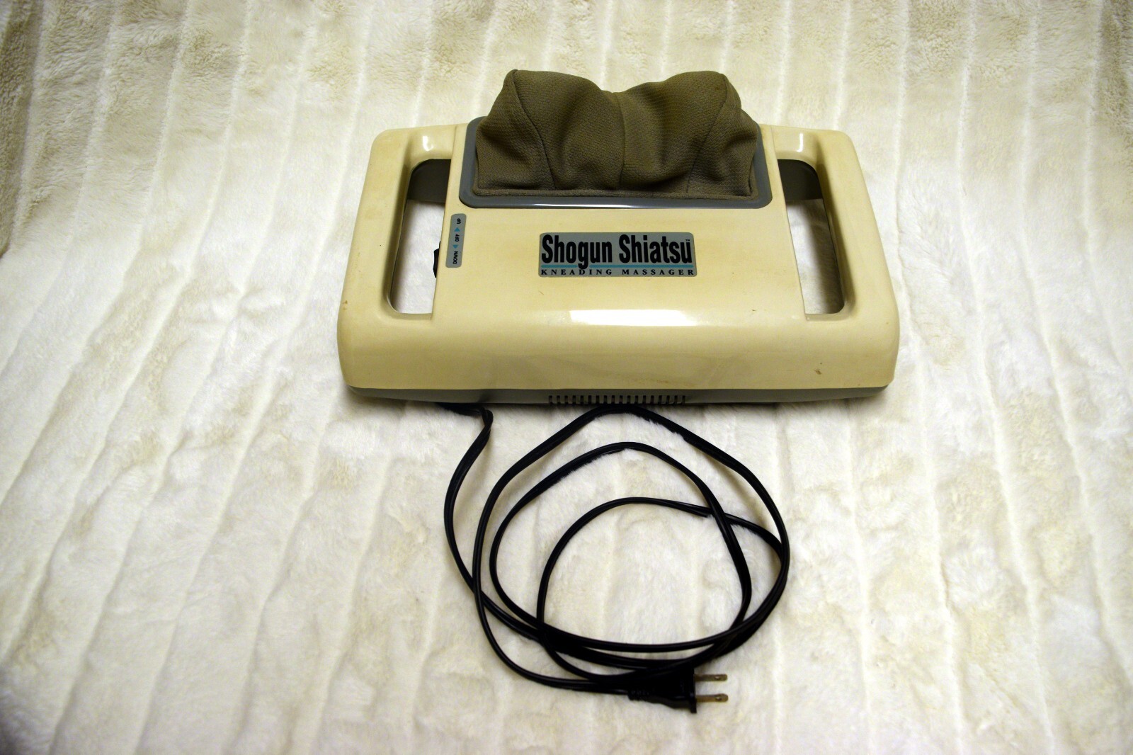HOMEDICS – Shogun Shiatsu Kneading Neck Massager – Model SM-444 (Tested)