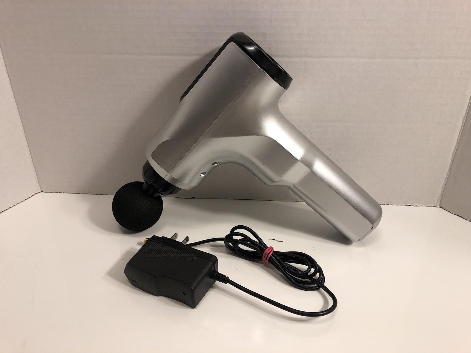 BLUZEN CORDLESS Percussion Deep Muscle Massager
