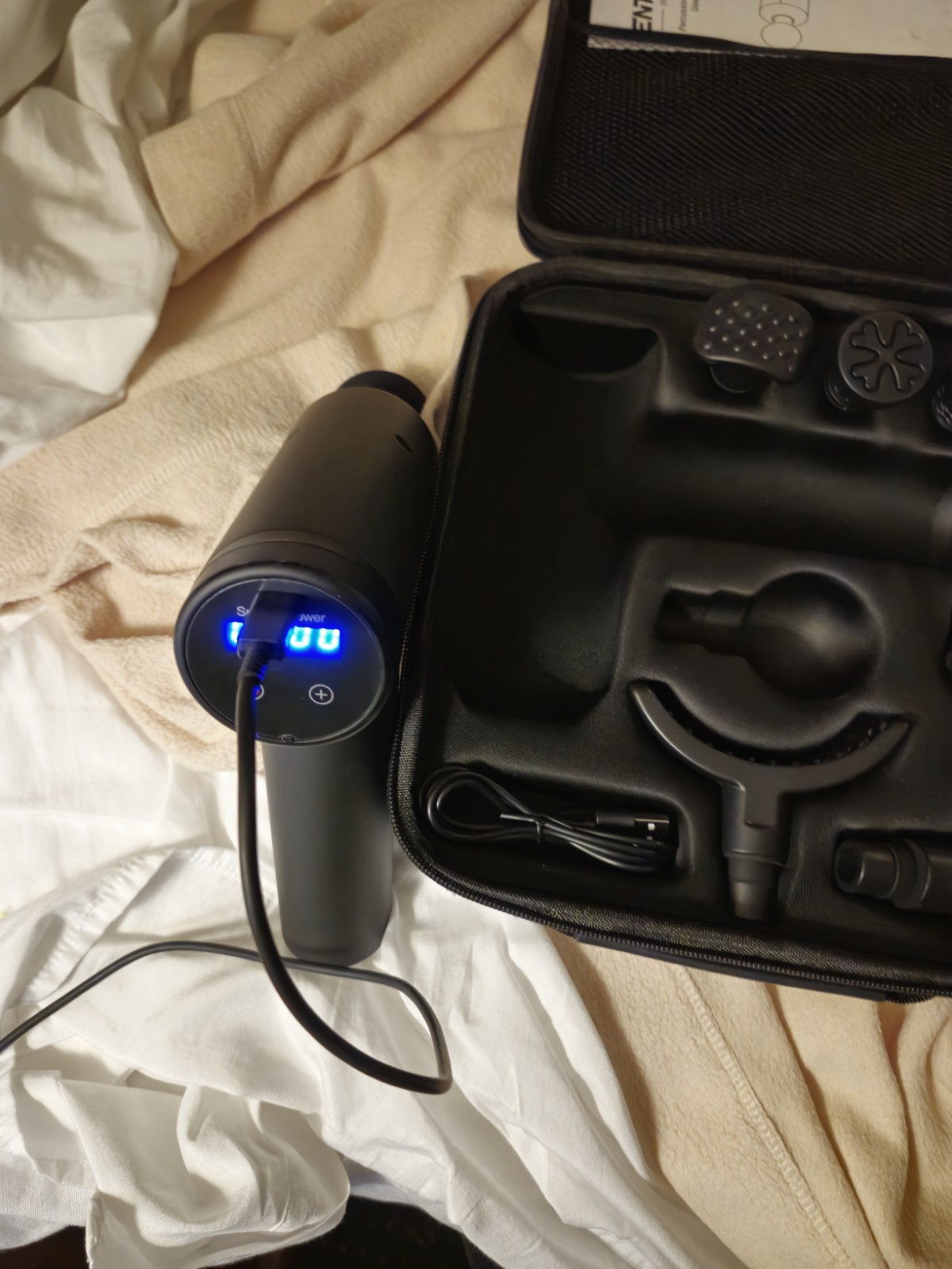 Used Entesi 3 Massage Gun in good working condition.Works properly and provides