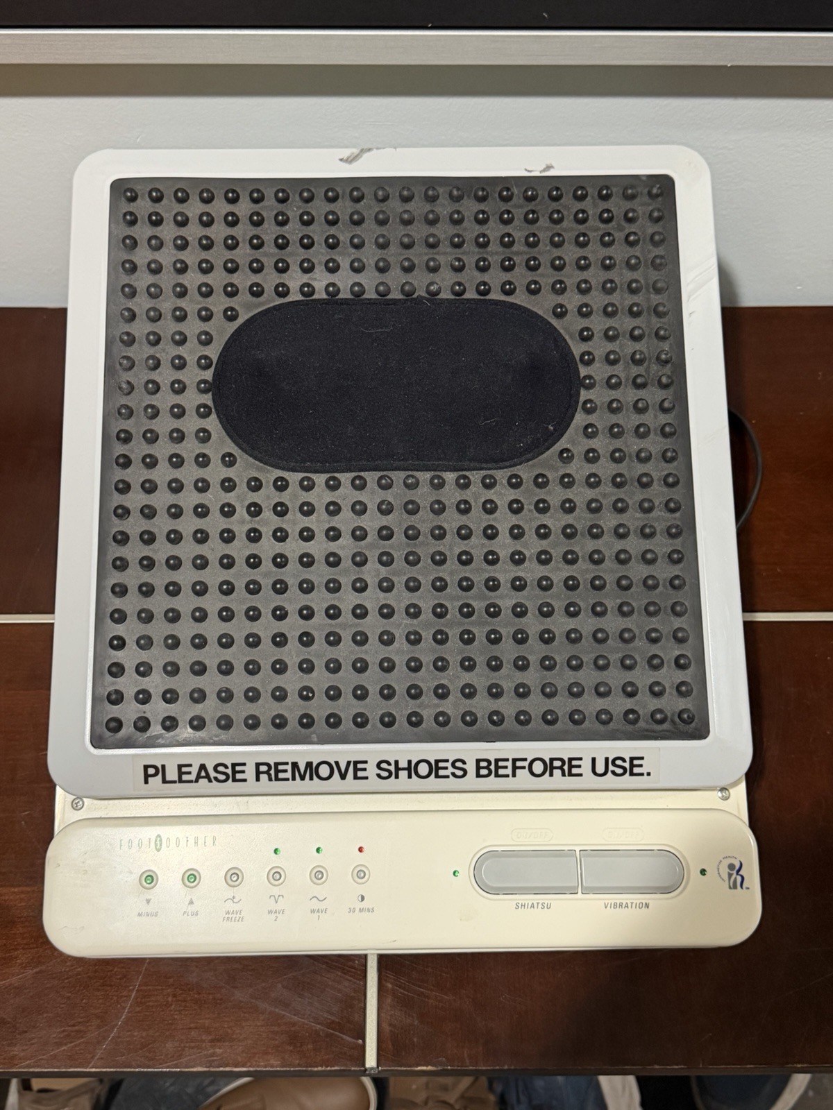 Vintage Interactive Health Shiatsu Vibrating Foot Feet Massager Model 5008C