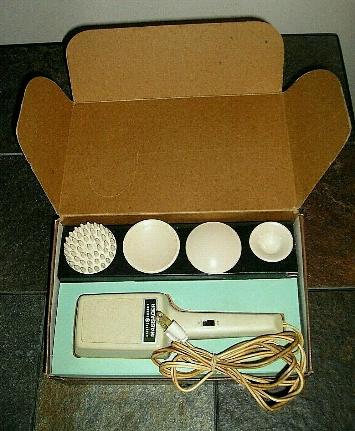 Vintage GE General Electric Model MR-1 Massager W/ 4 Attachments