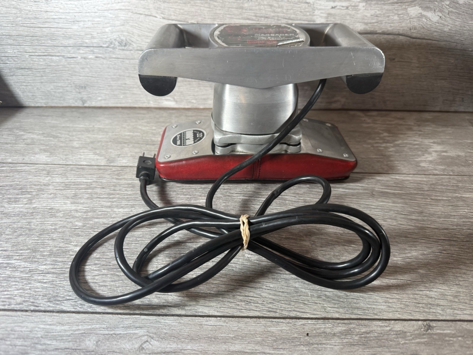 VTG Jeanie Rub Master Vibrating Deep Tissue Massager Single Speed Works Great