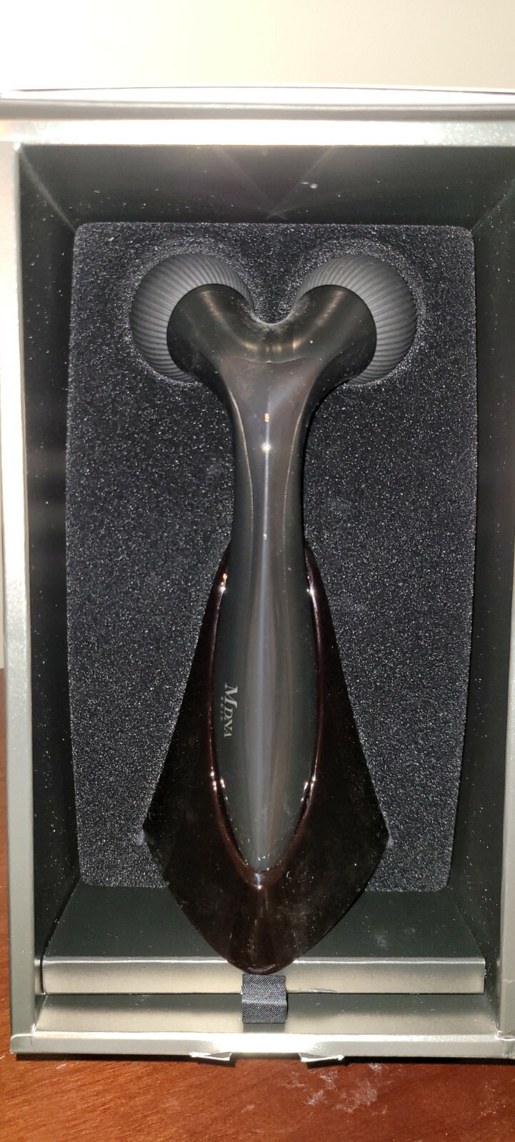 MDNA Madonna SKIN OnyxBlack Face Body Beauty Roller