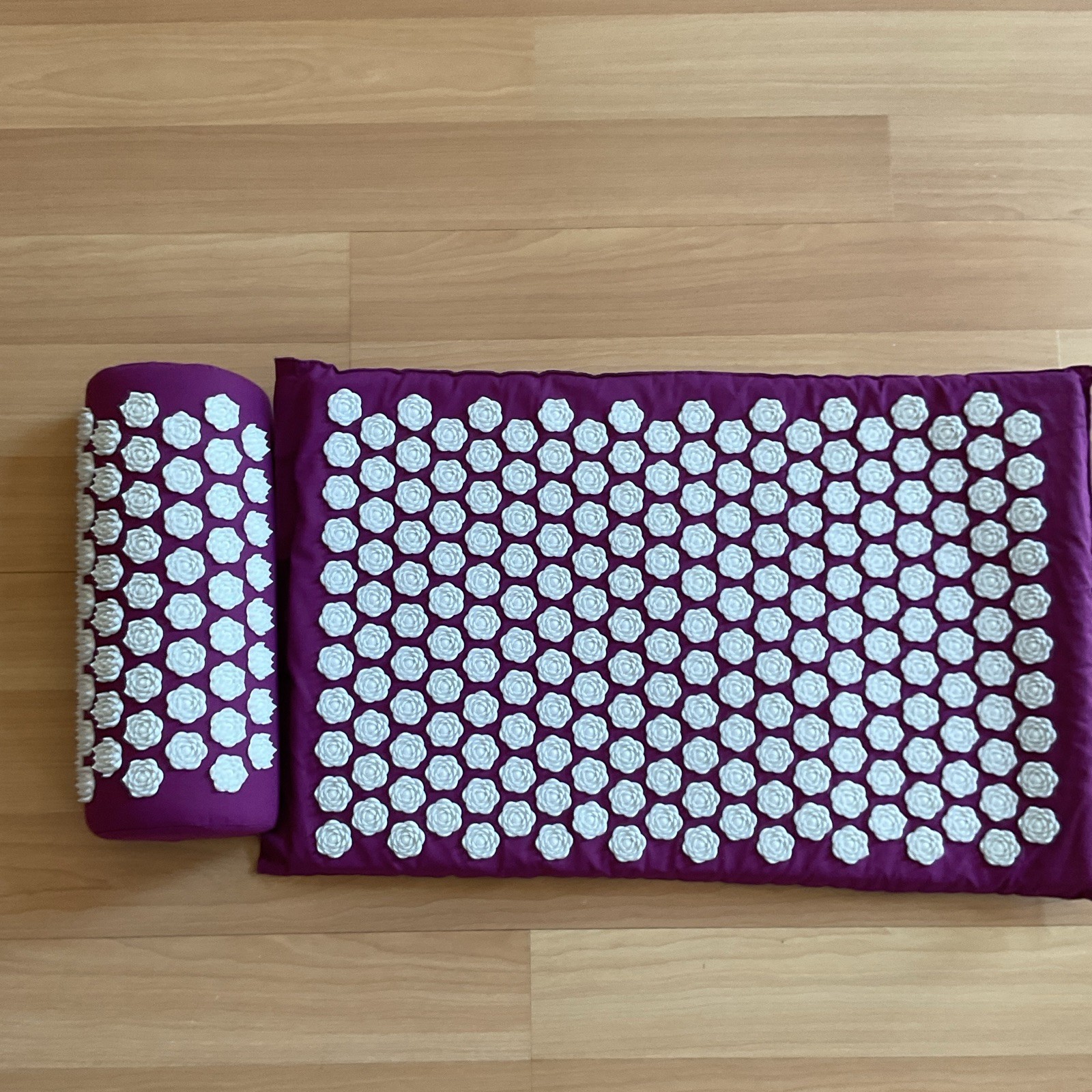 Purple/White Portable Acupressure Mat & Pillow Set for Back/Neck Pain Relief