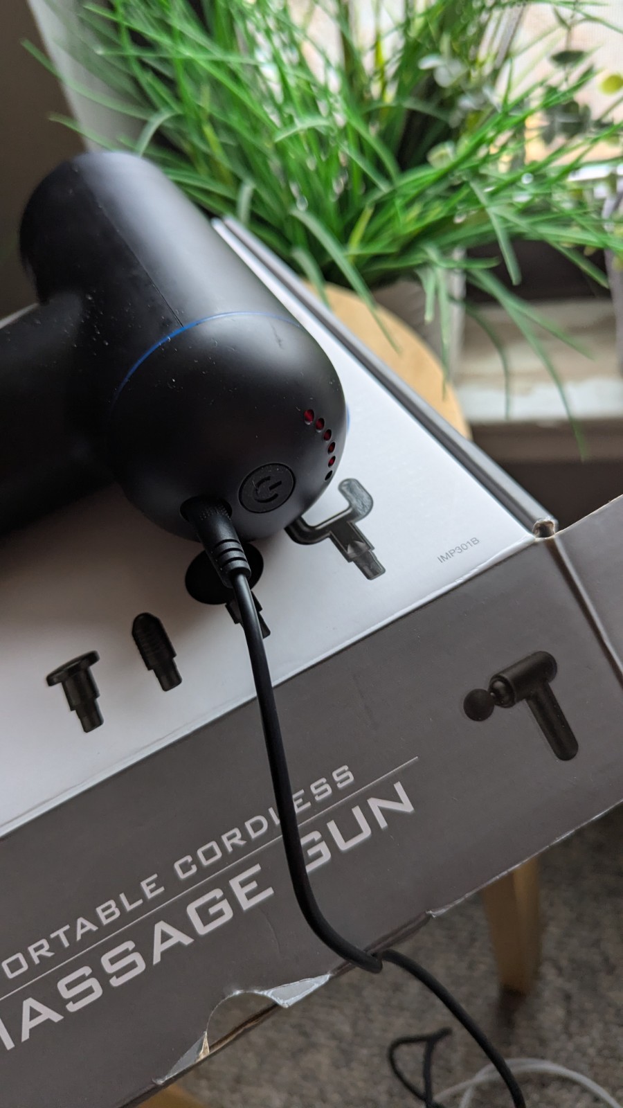 RELAX NOW! iLive Portable Cordless Massager Gun (Model IMP202B) New in Box