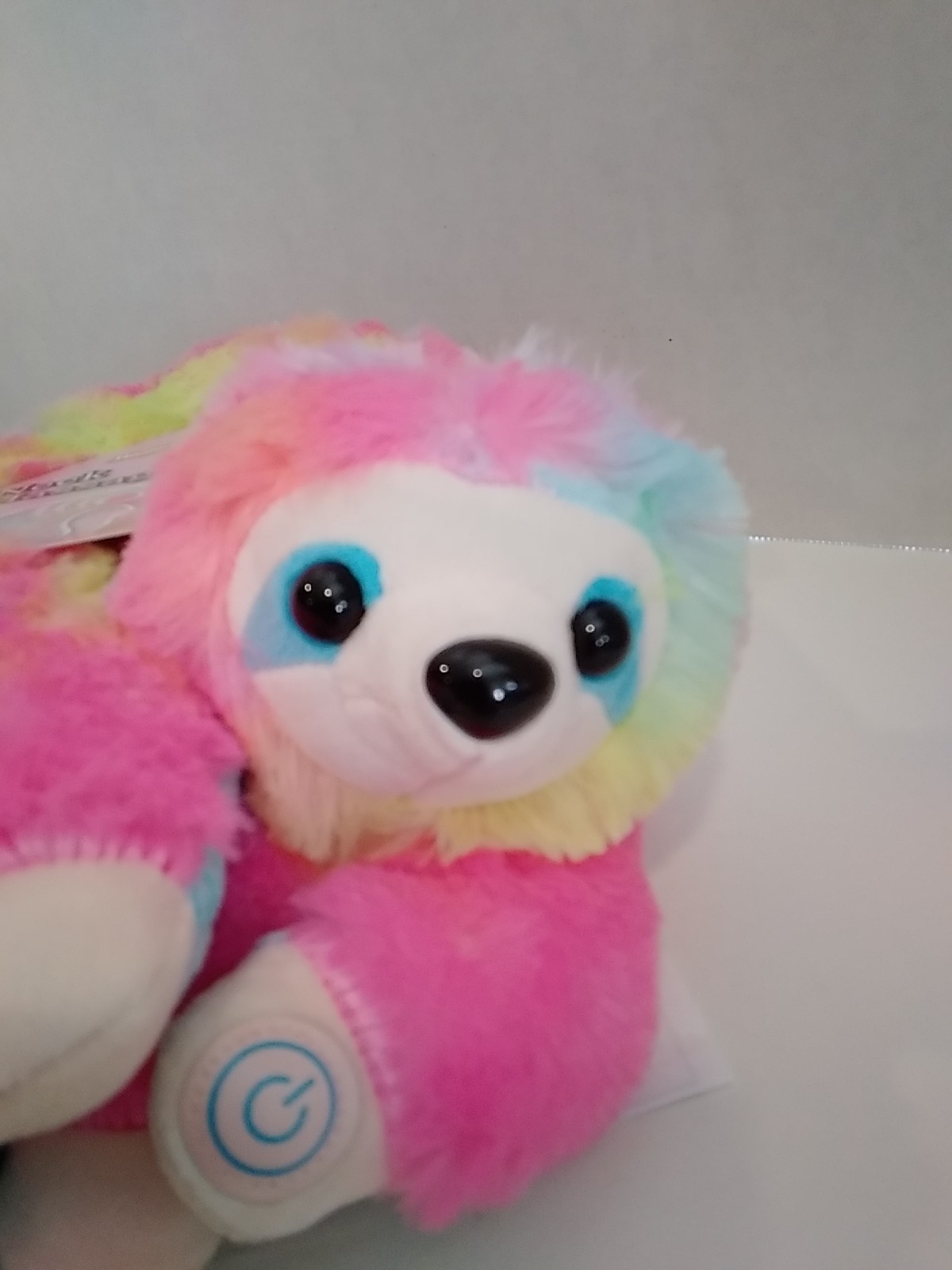 HealthTouch Polyester Fibers Neck Massager Colorful Sloth Requires 2 AA Batterie