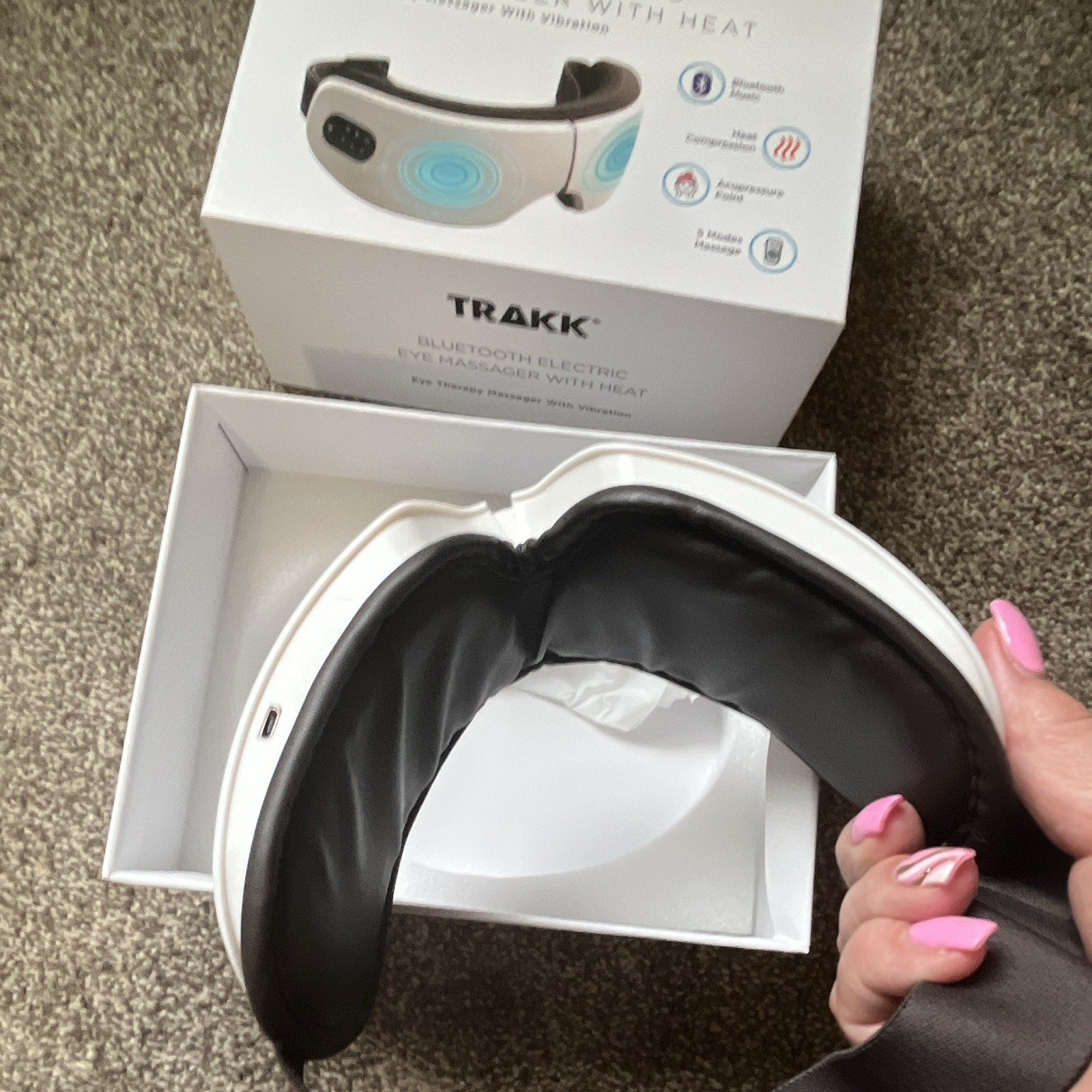 TRAKK Bluetooth Heated Electric Eye Massager Vibrating Acupressure White/Black