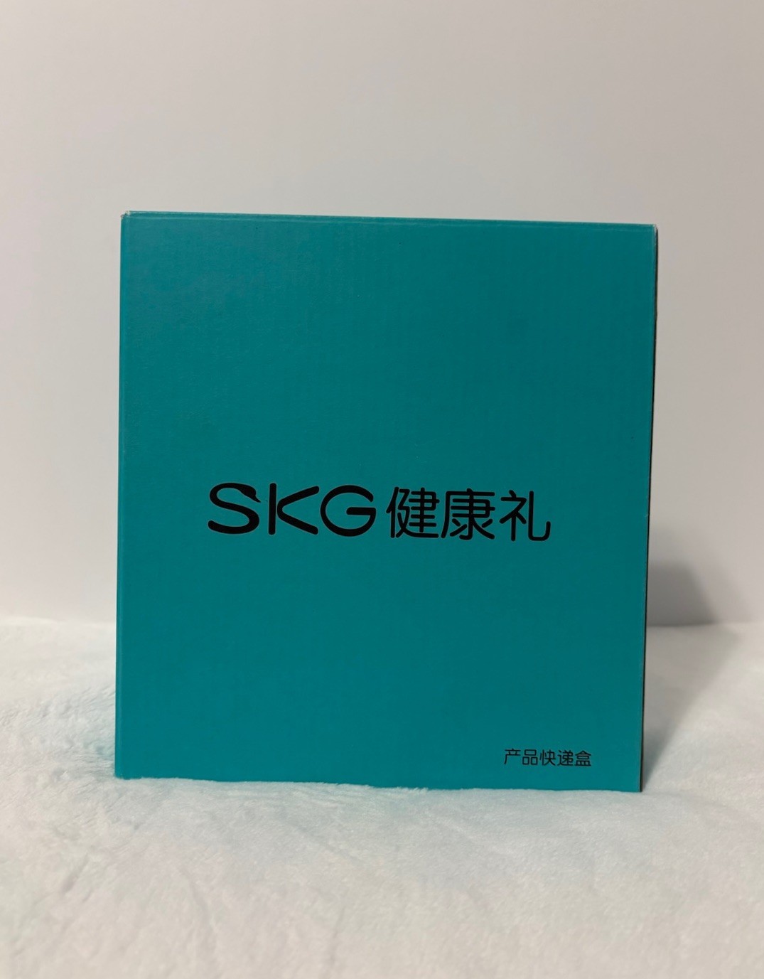 SKG Electric Neck Massager EMS Heat U-Shaped Rechargeable Wireless. Brand New.