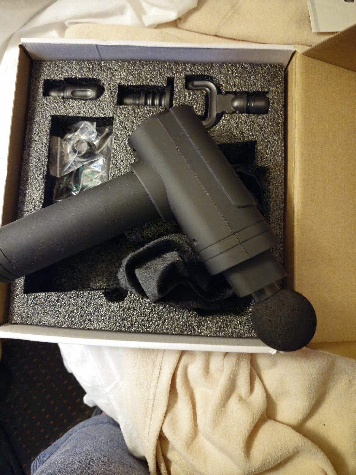 Used Entesi 3 Massage Gun in good working condition.Works properly and provides