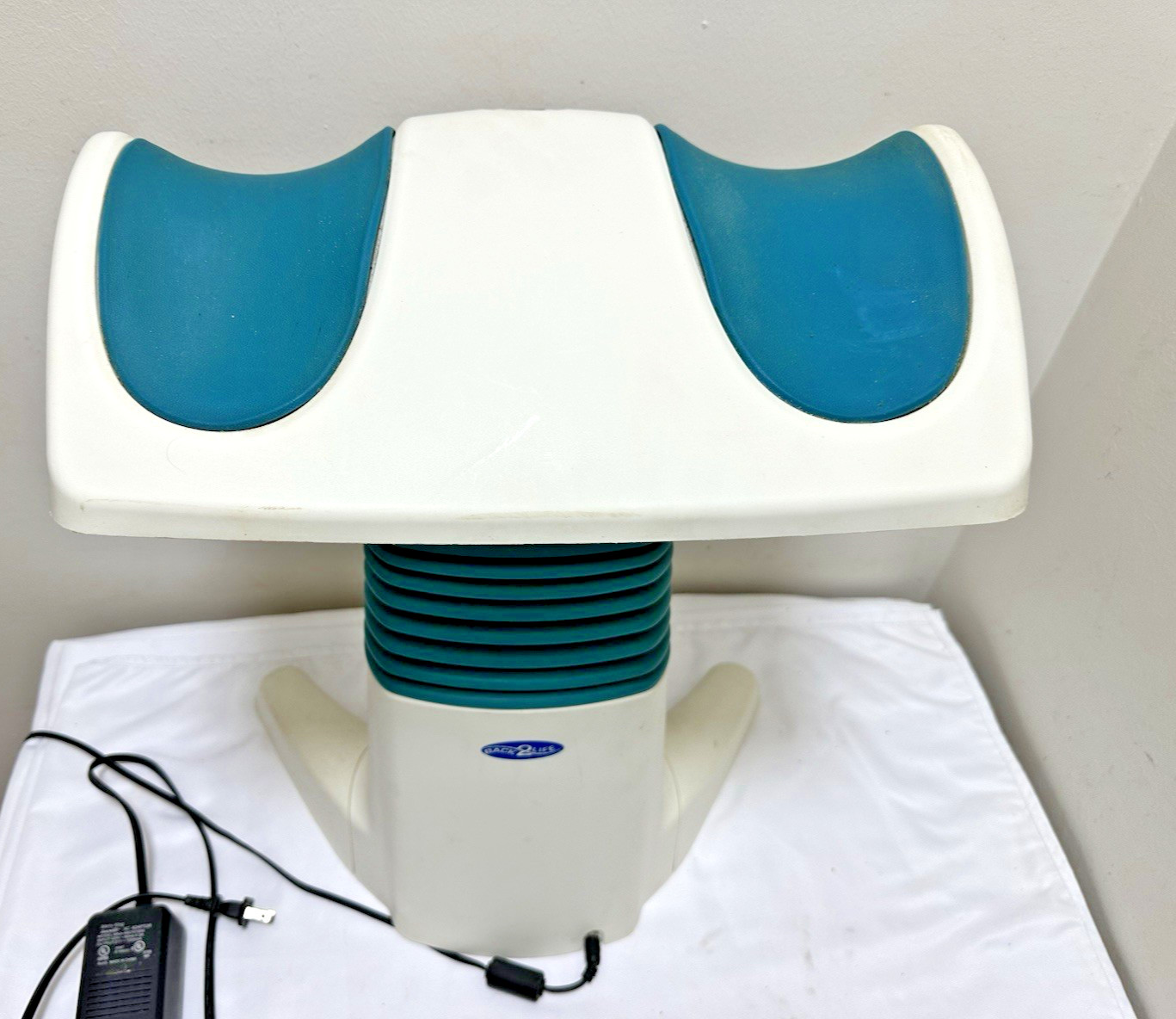 Back2Life Continuous Motion Therapeutic Pain Massager BL2002 With Power Cord