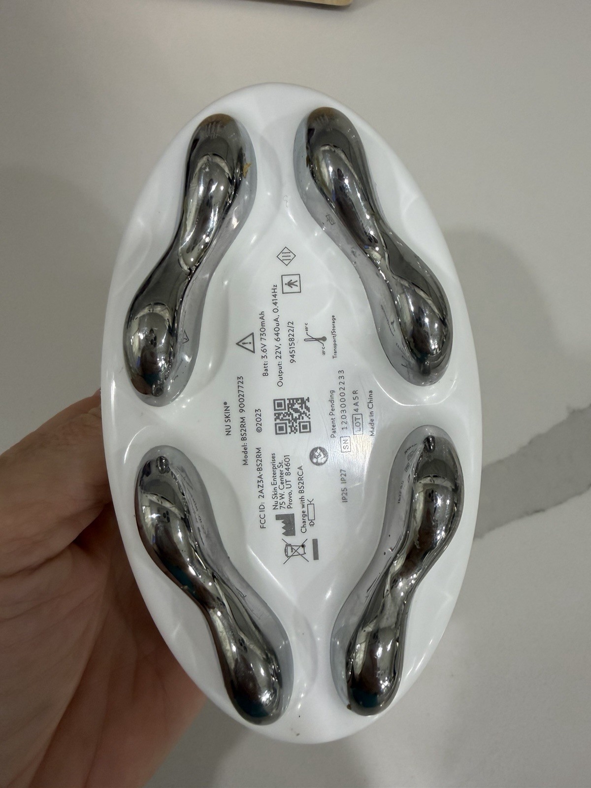 Nu Skin RenuSpa iO Handheld Body Massager Wireless Rechargeable White + Gel