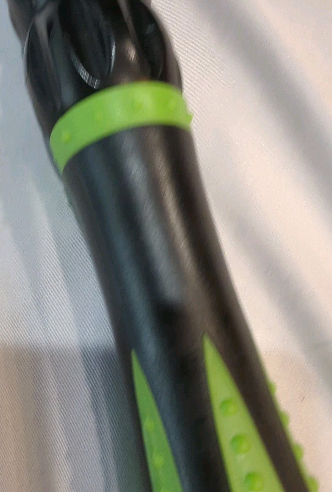 IDSON 17 1/4″ Long x 1 1/2″ Round Muscle Roller Stick for Athletes Pain Relief
