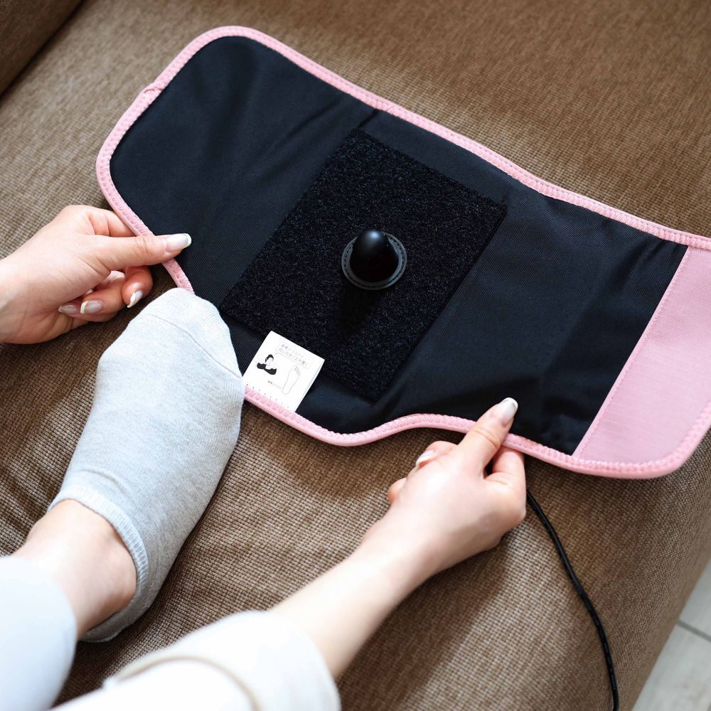 DOSHISHA Gorilla Acupressure Foot Massager (100V-240V)｜GRA-2401