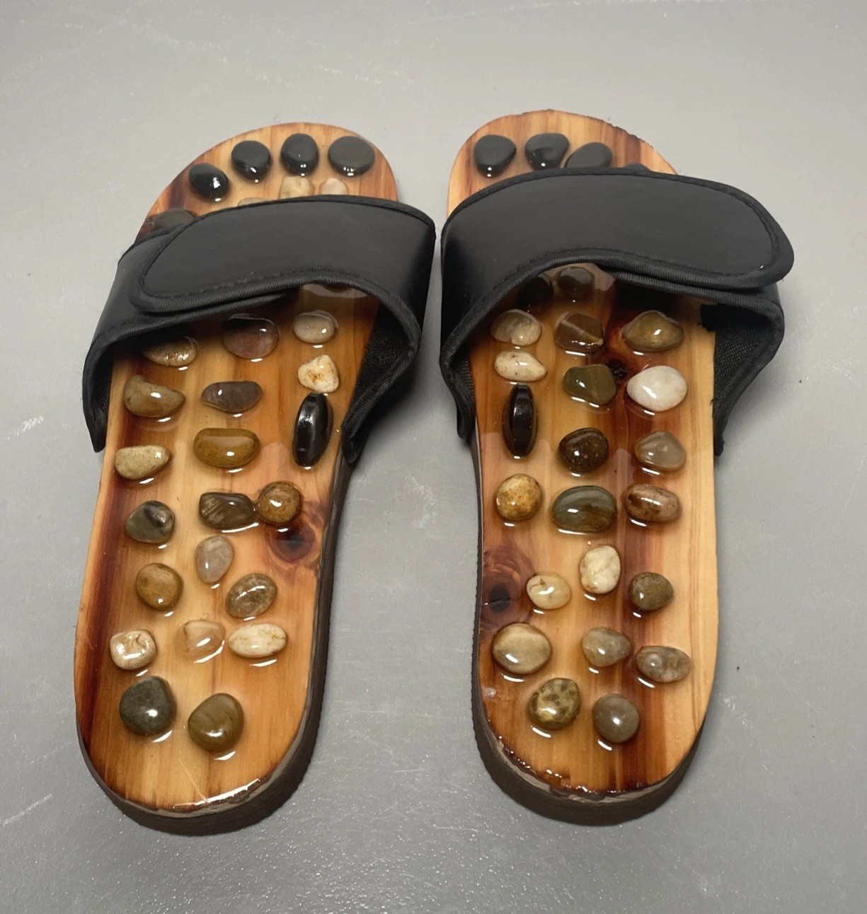 Massage Stone Shoes Acupressure Massage Slippers with Natural Stone Therapeutic