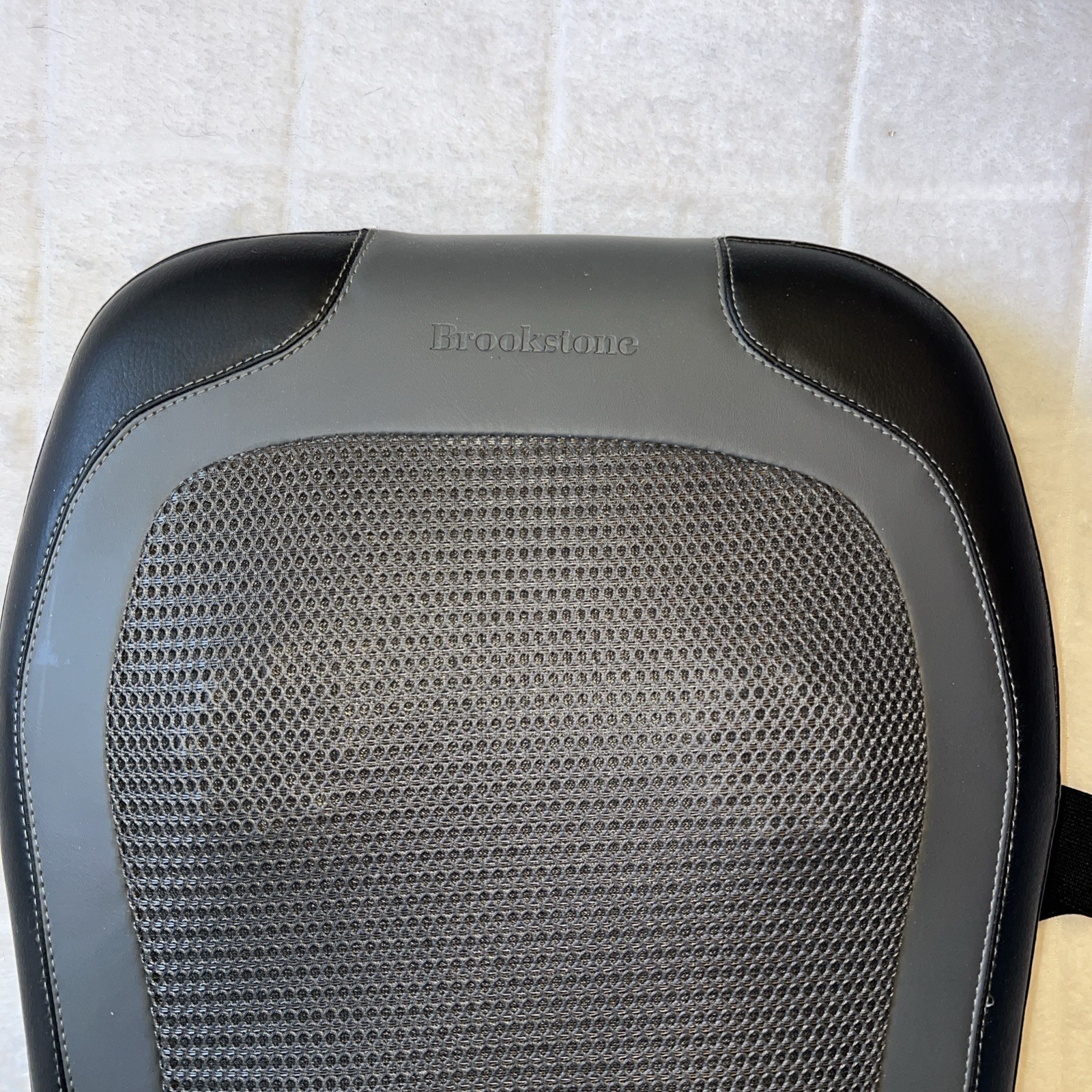 Brookstone Cushion W/Heat Intertek 3179249 Attached Remote
