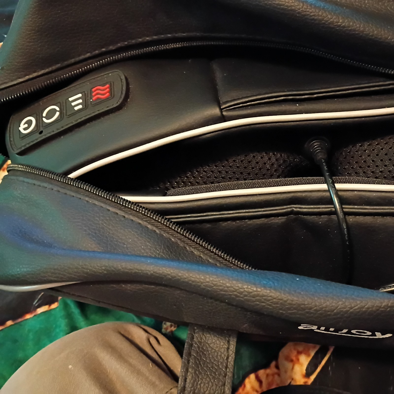 Shiatsu Back Neck Massager with Heat-Deep Tissue Kneading Massager All Joy