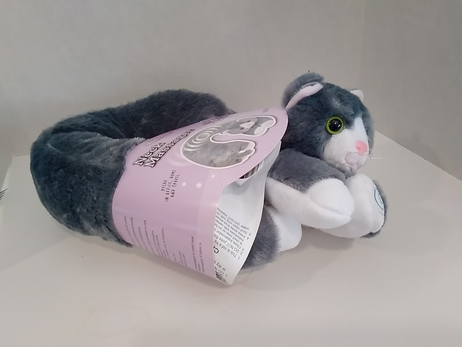 HealthTouch Polyester Fibers Neck Massager Gray Cat Requires 2 AA Batteries