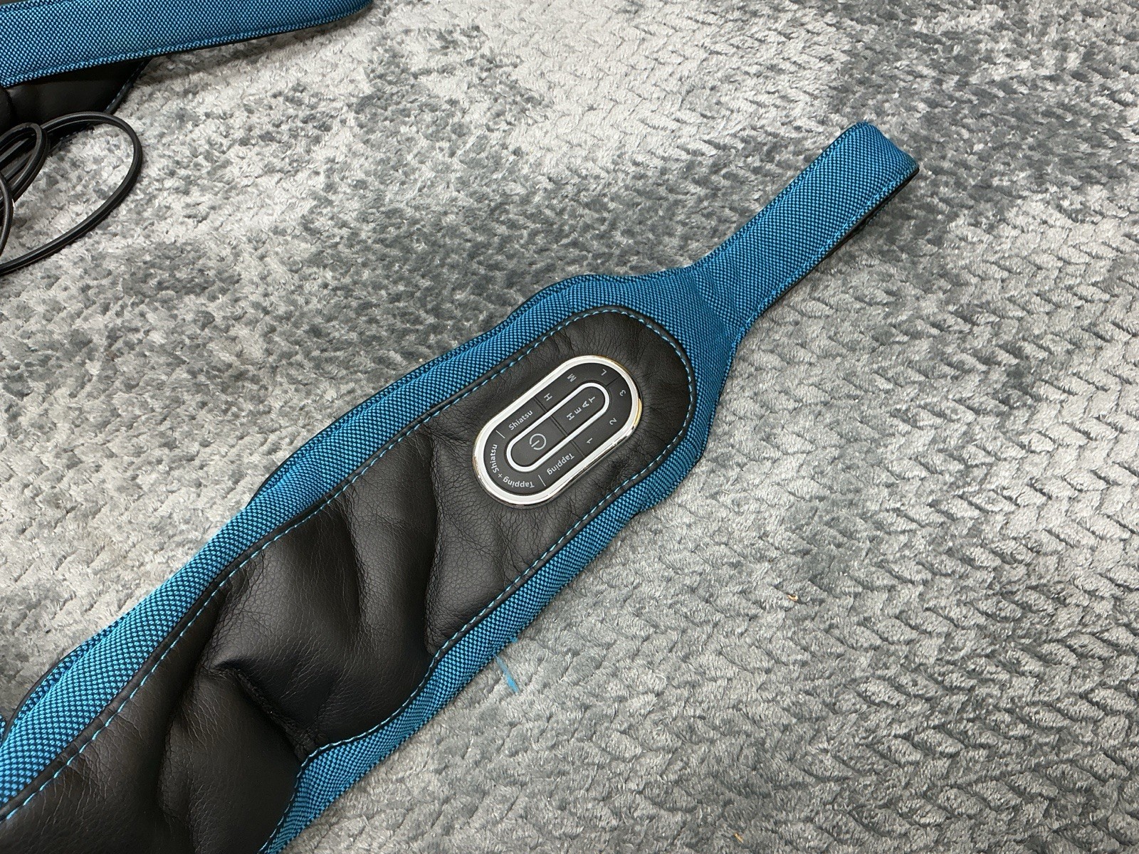 Brookstone TS-502-TP 2-in-1 Shiatsu Neck Shoulder Massager w Heat