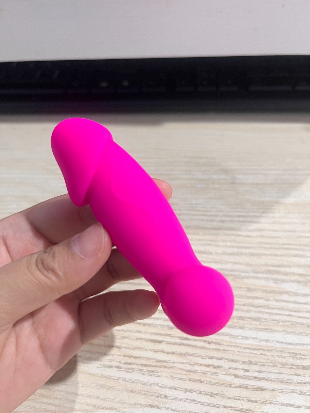 Women Mini Powerful Bullet Shape 10 Speed Vibrating Neck Body Massage Personal