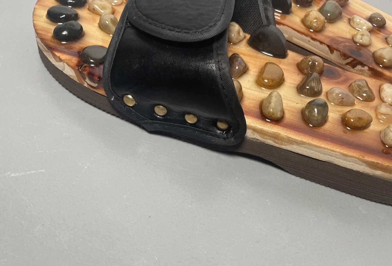 Massage Stone Shoes Acupressure Massage Slippers with Natural Stone Therapeutic