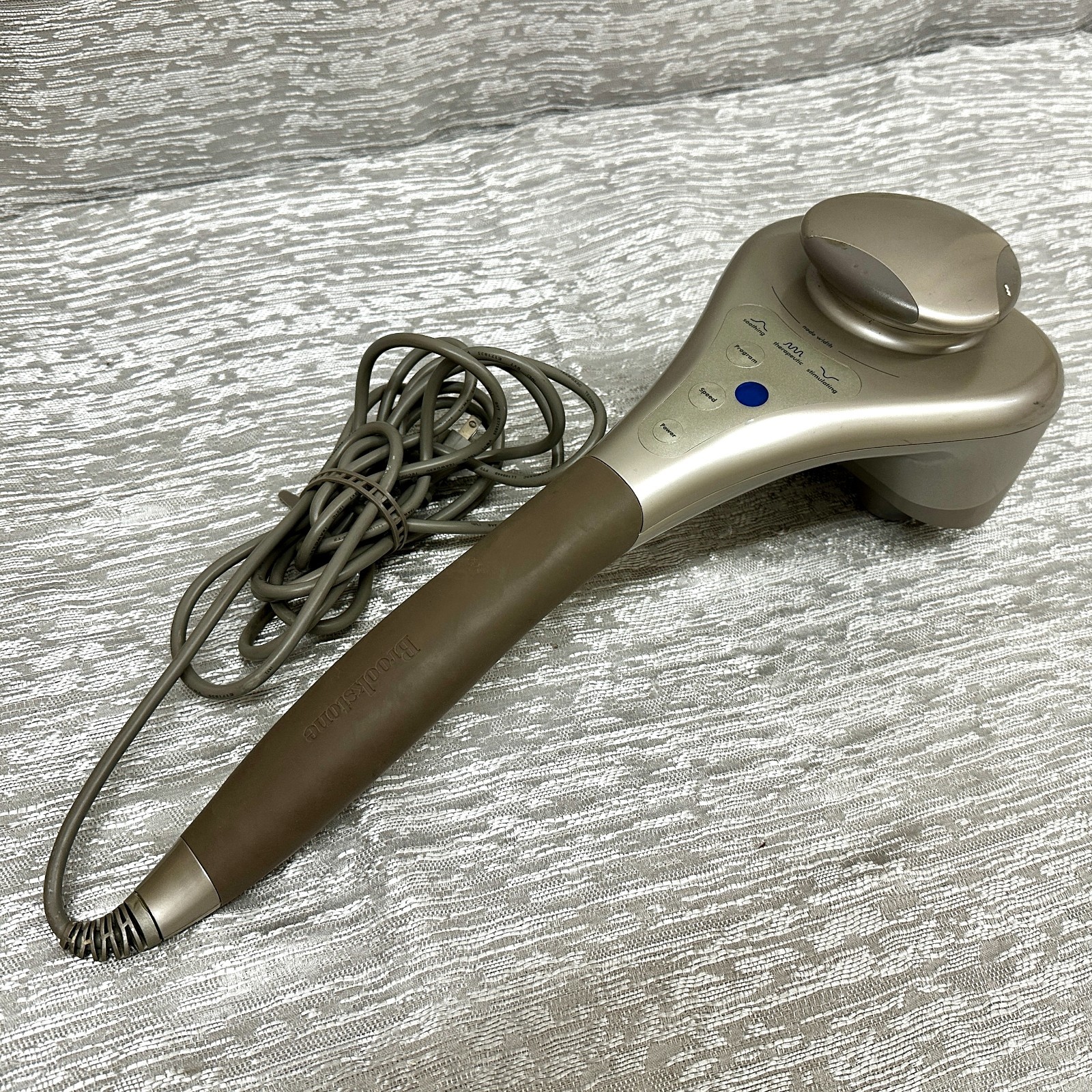Brookstone 235333 Professional Handheld 15 Speed Thera Spa Adjustable Massager