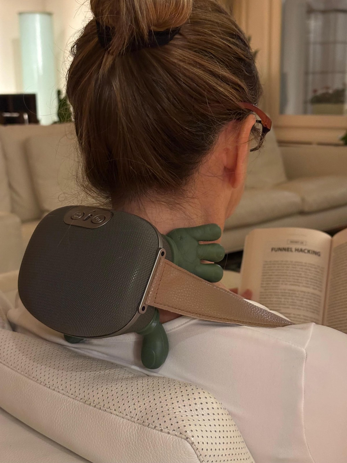 Neck Massager with Fingers & Hands, Cordless Bionic Neck and Shoulder Massage…
