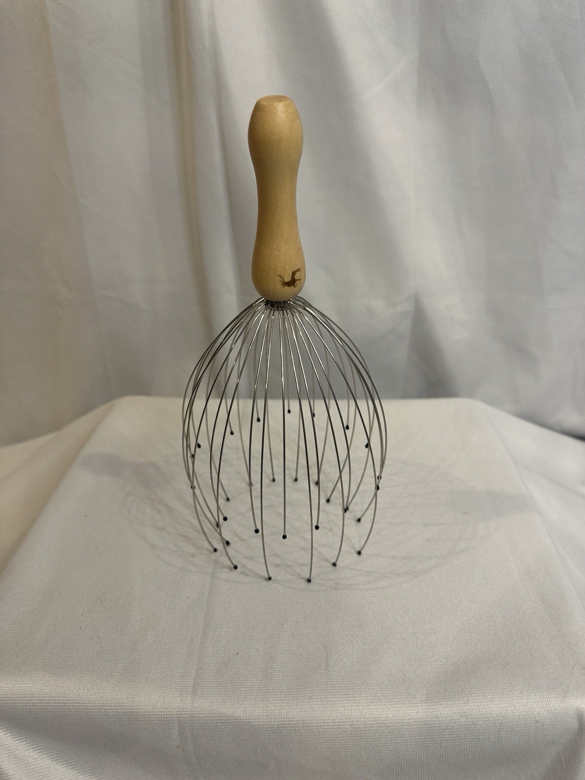 1pc USAGA Head Massager Scalp 20 Fingers Brown Handle