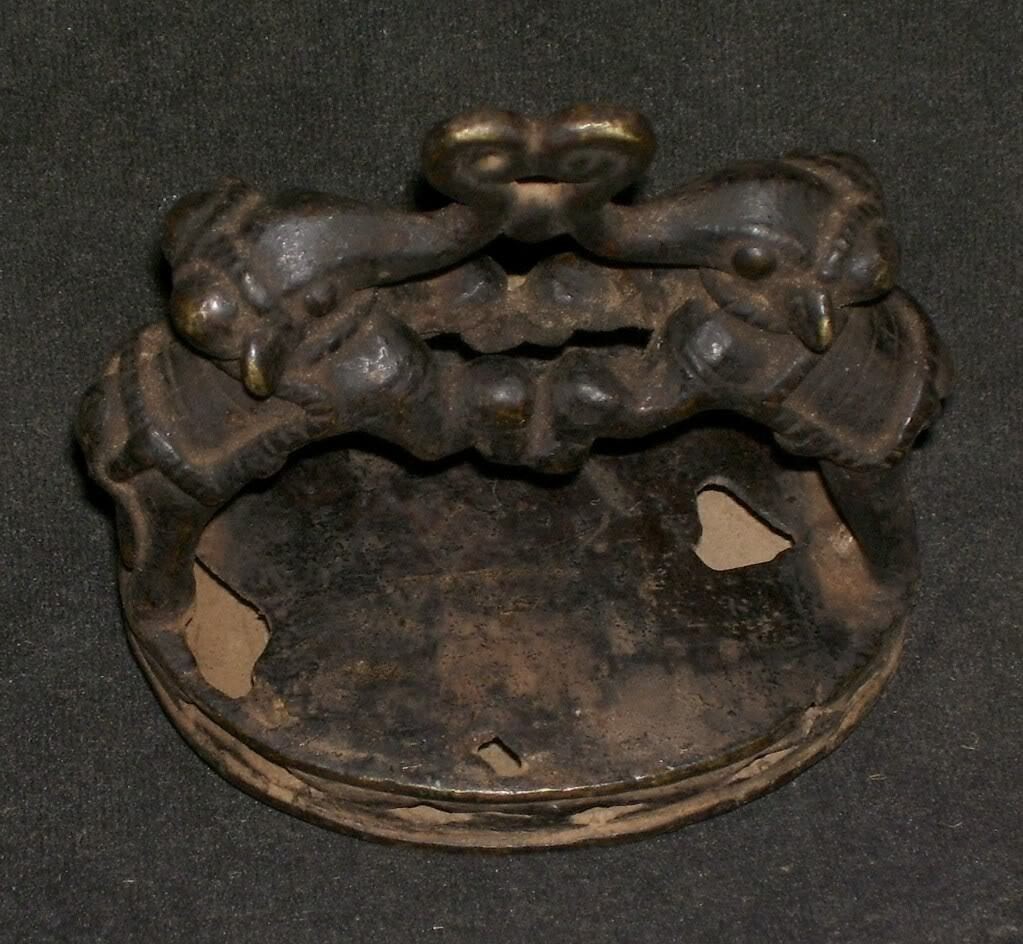 ANTIQUE INDIAN BRONZE FOOT AND PALM MASSAGER SKIN SCRUBBER ELEPHANT FIGHT VAJRI