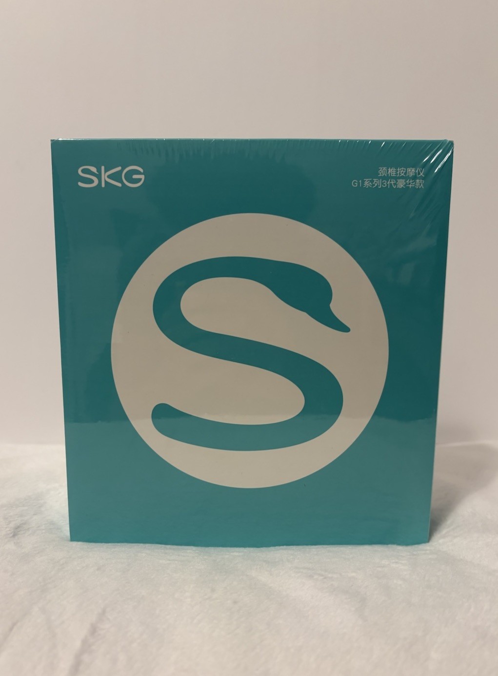 SKG Electric Neck Massager EMS Heat U-Shaped Rechargeable Wireless. Brand New.