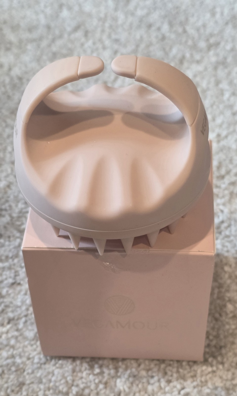 Vegamour GRO Revitalizing Scalp Massager, Manual Handheld Kneading Pink