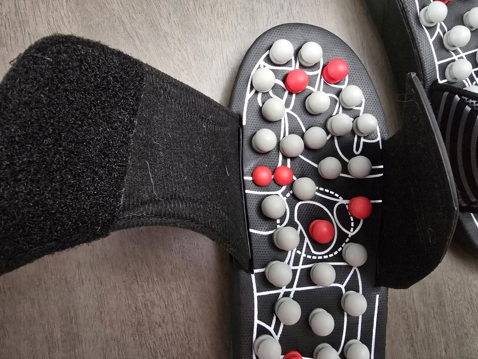 BYRIVER Rotating Shiatsu Massage Slippers Acupuncture Slides Unisex Size L 10.5