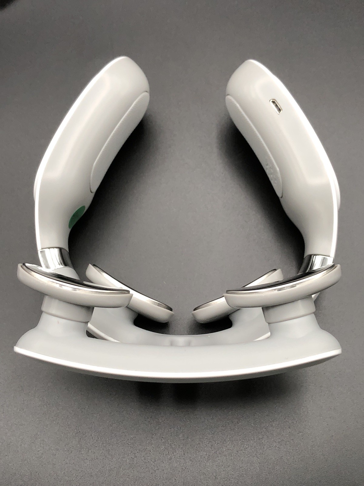 New In Box Smart Neck Cervical Massager JT-008 White Pain Relief Vibrating