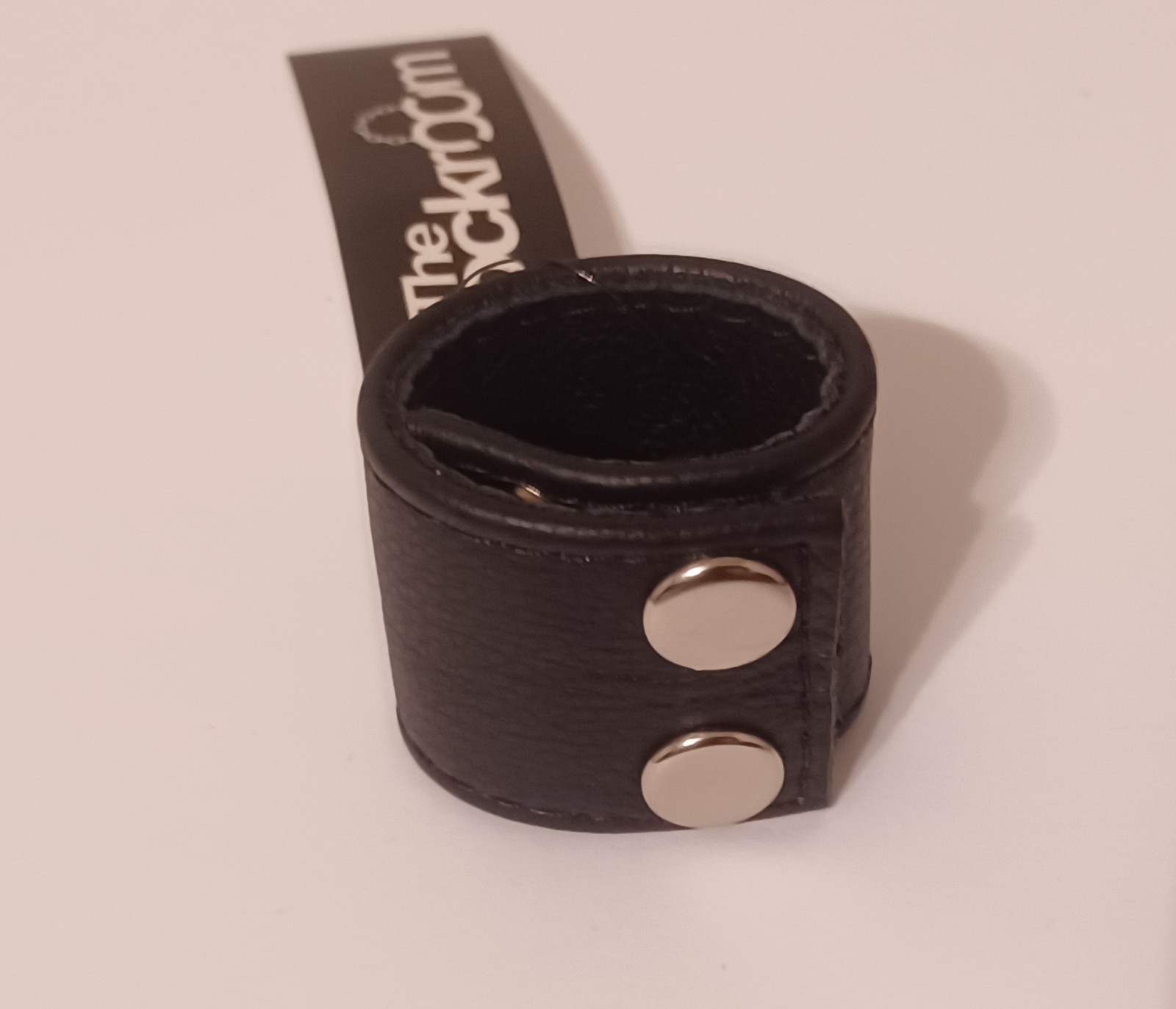 1.5 Inch Black Leather Ball Stretcher