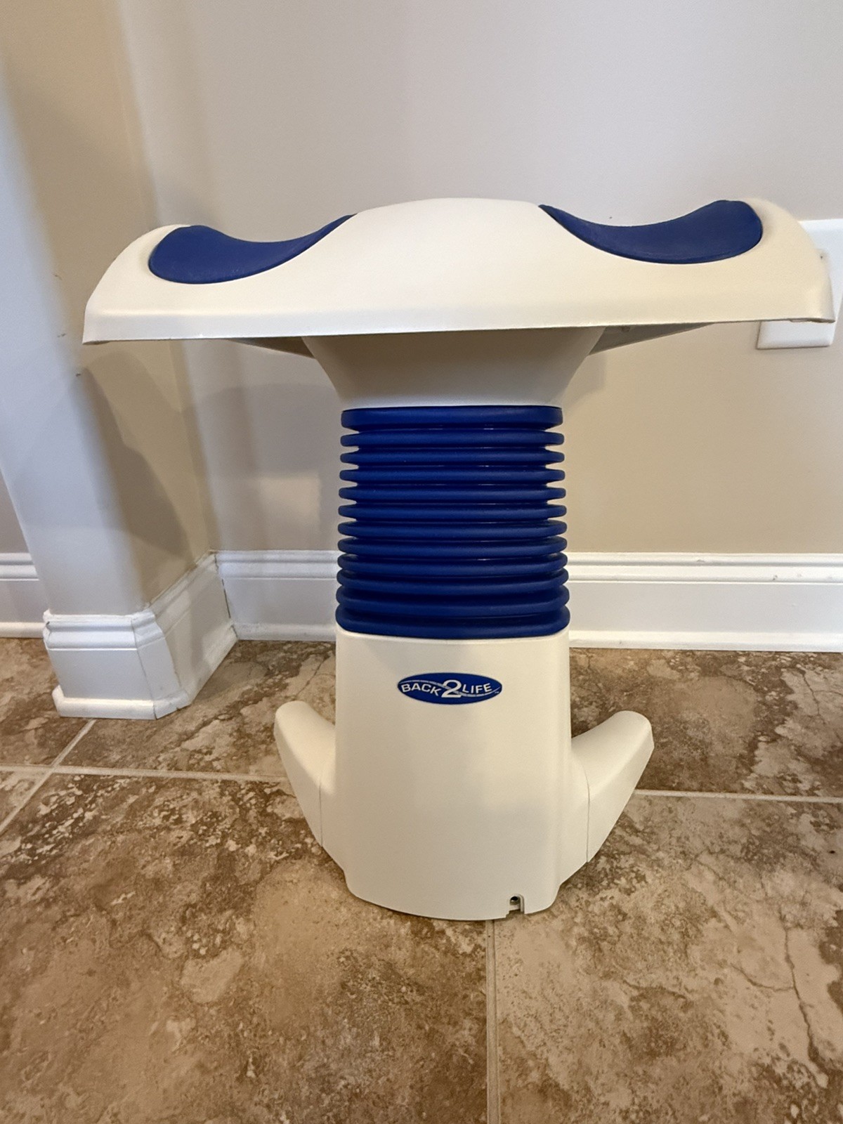 Back Pain Relief. Back2Life Therapeutic Massager. Continuous Motion. Pre Owwned