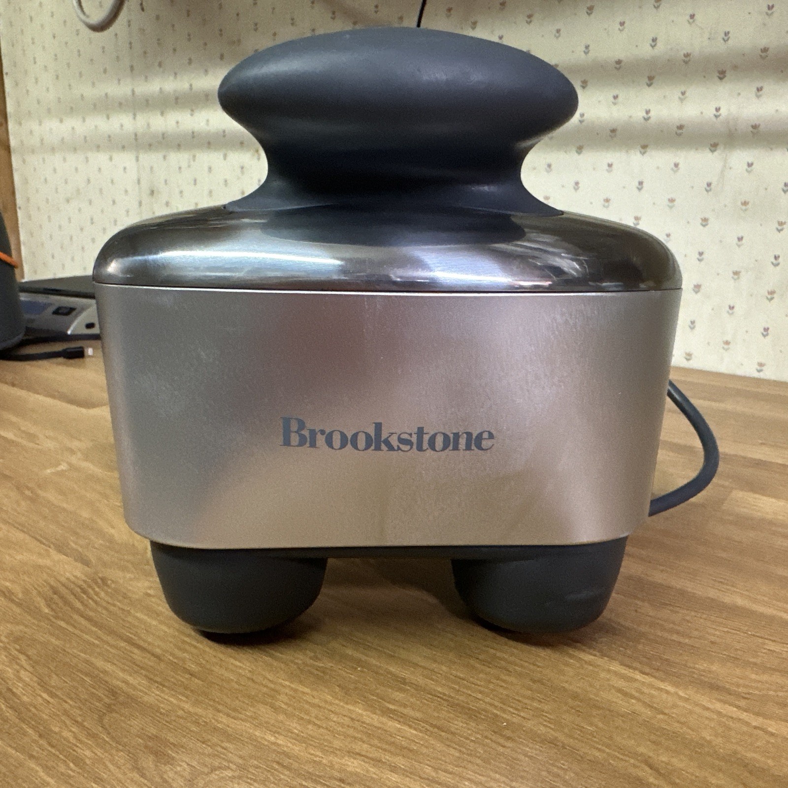 Brookstone Max 2 Dual Node Percussion Massager 3 Program 5 Speeds Read Full Desc